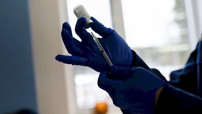 اختبار أول لقاح «شخصي» لسرطان الجلد... يصمم حسب الطلب ليناسب كل مريض