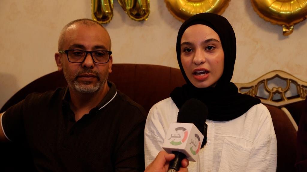 بالفيديو: رغم حرب الإبادة التي حرمت طلبتها من الثانوية العامة.. غزة حاضرة بتفوق ابنتها نور أبو العجين