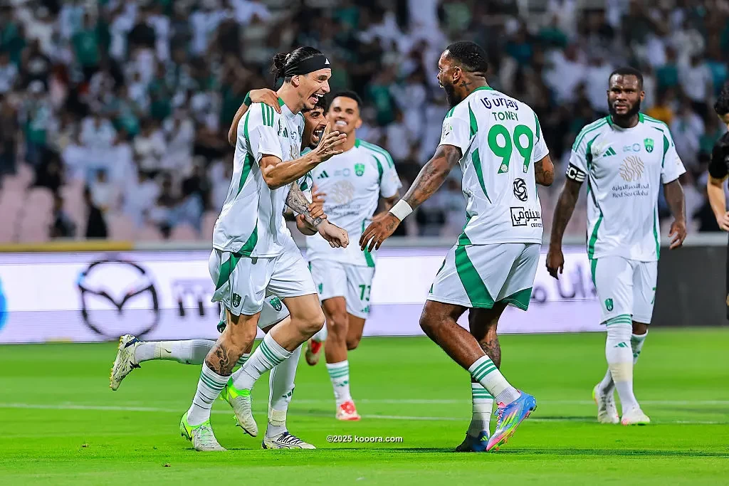 بالصور: مقصية محرز تمنح الأهلي انتصارا عسيرا أمام الوحدة