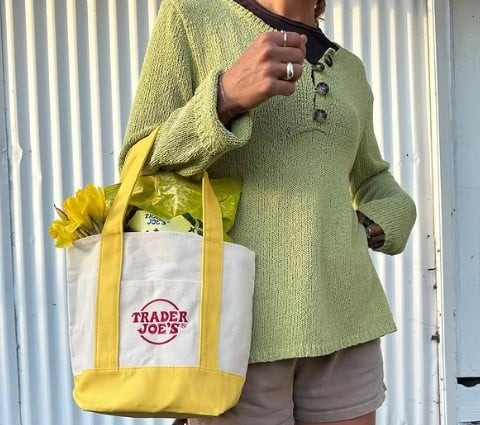 شبهوها بكيس خضار.... شنطة بـ 1500 دولار تشبه حقائب التسوق تثير الجدل