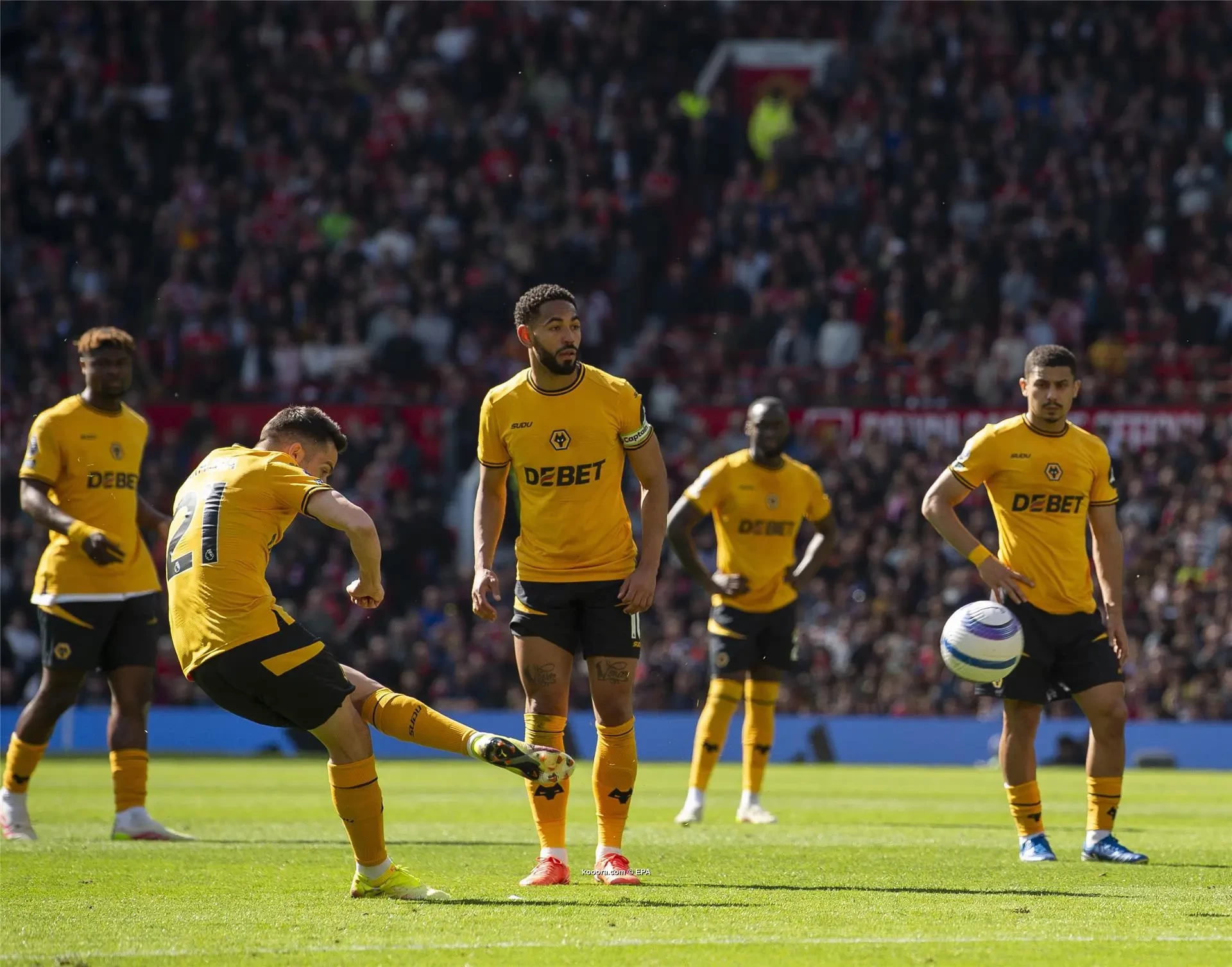 بالصور: يونايتد يواصل التخبط ويسقط أمام وولفرهامبتون