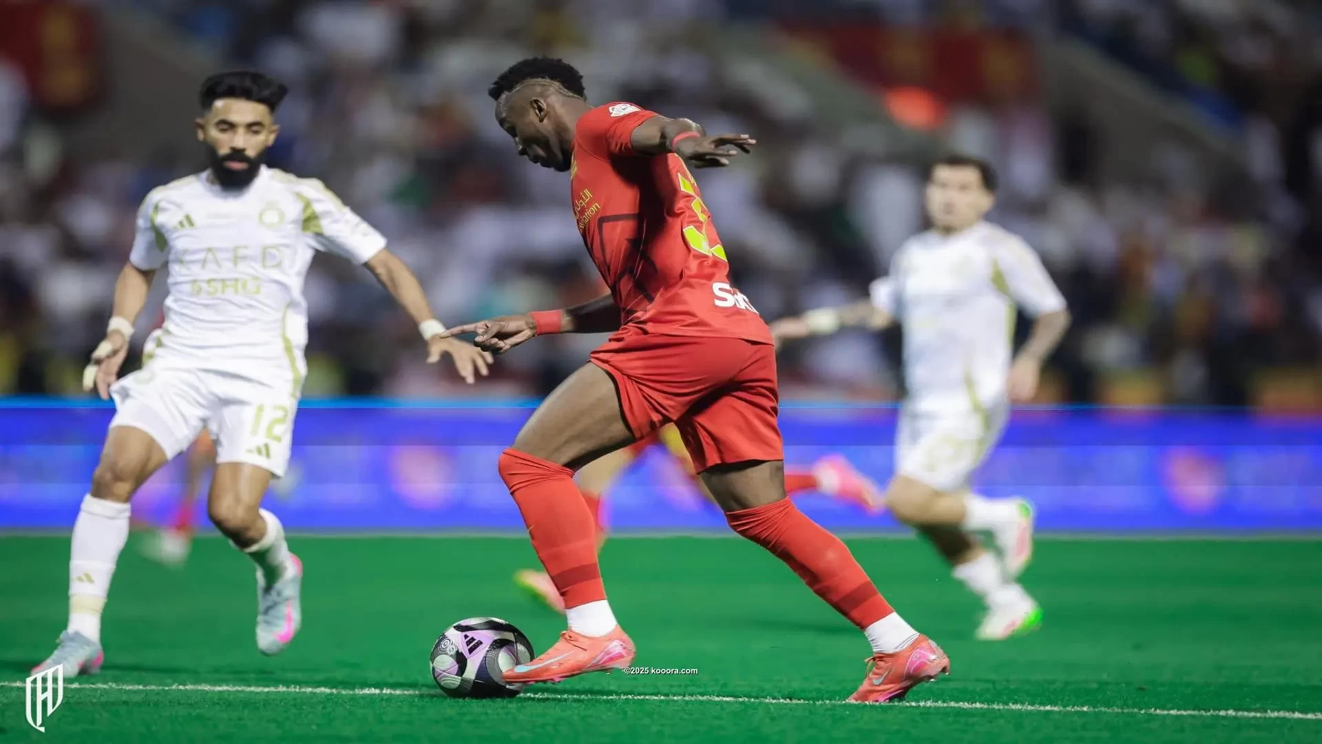 بالصور : بلدغة أوباميانج.. القادسية يعطل قطار النصر