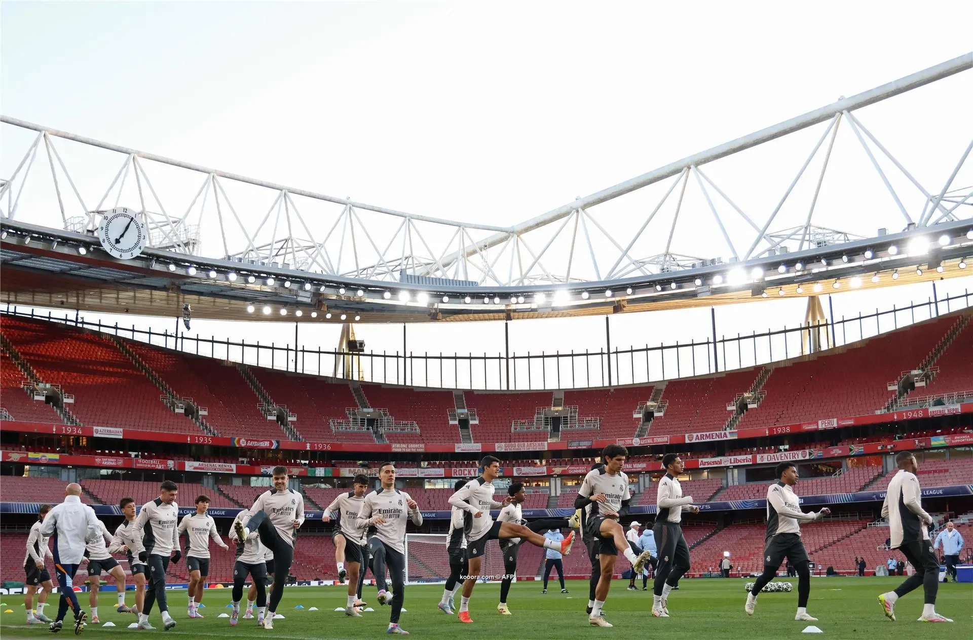 ريال مدريد يبدأ التحضيرات لمواجهة آرسنال وسط آمال الريمونتادا