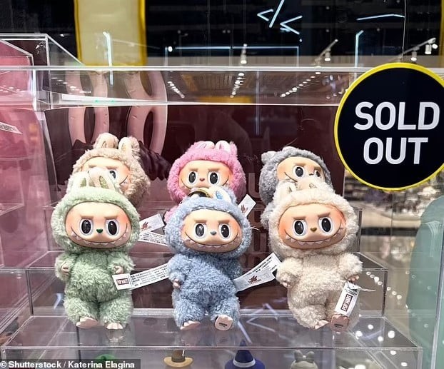 "لابوبو" بدل بوكيه ورد العروسة بحفلات الزفاف.. أحدث تريندات التيك توك