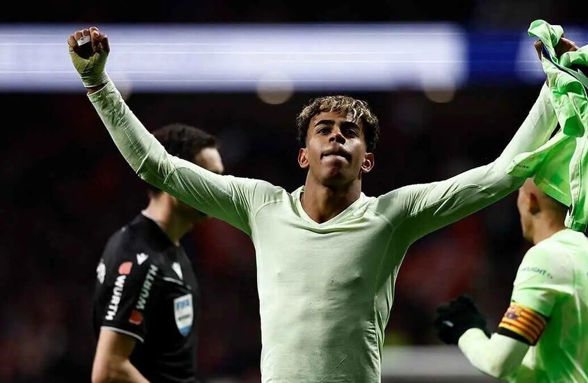 في عيد ميلاده الـ18.. برشلونة يقرر مكافأة لامين جمال على غرار "ميسي"