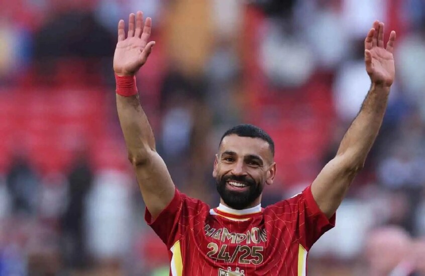 "باحتفال النظارة".. محمد صلاح يقلد لامين جمال