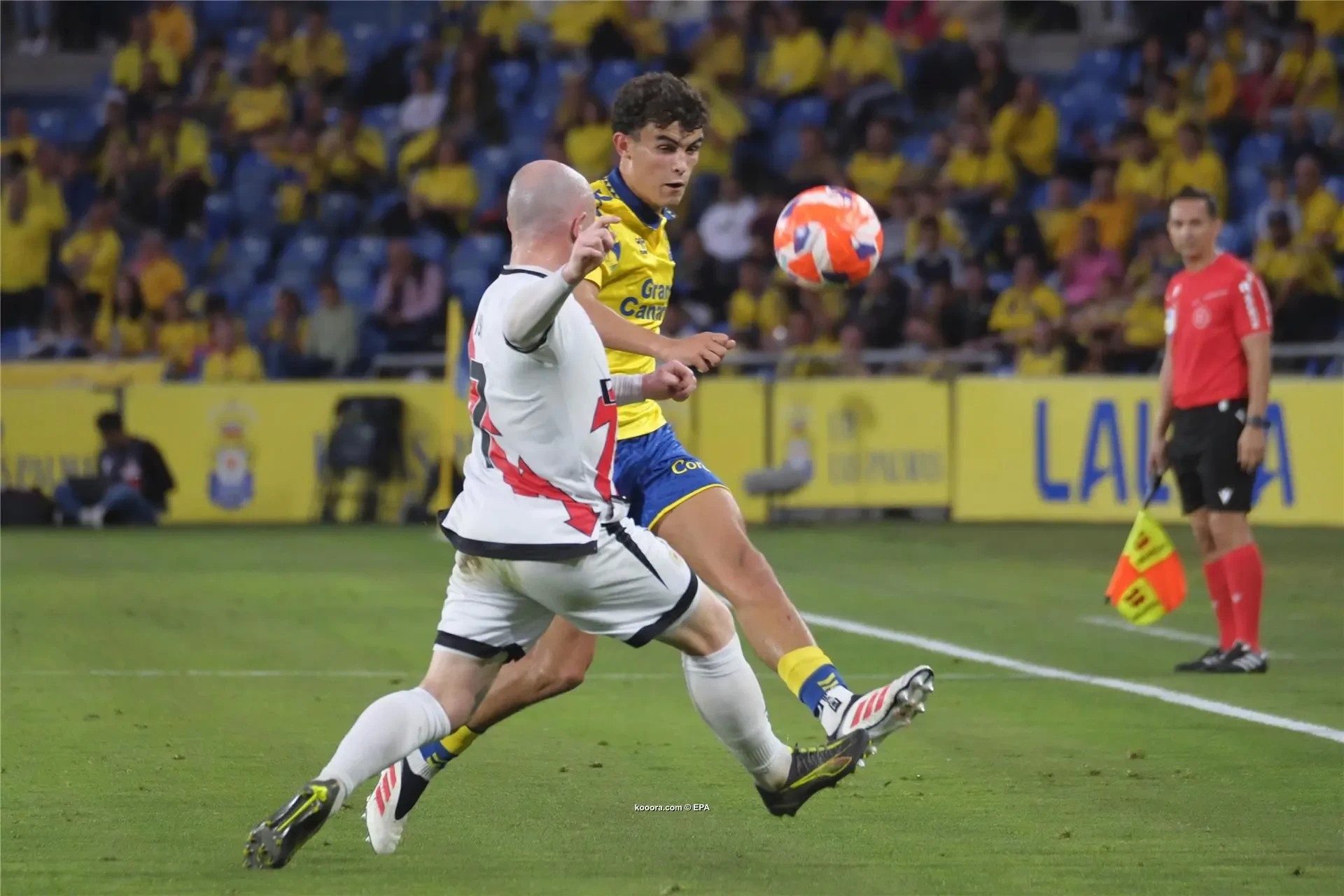 بالصور : فاليكانو يضع بالماس على حافة الهبوط