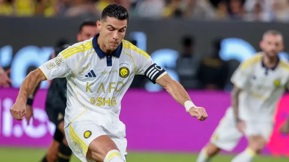 النصر يحبط الخليج في ليلة عودة رونالدو