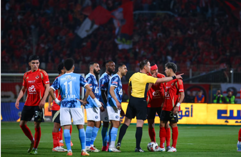 الأهلي أم بيراميدز؟.. سيناريوهات حسم لقب الدوري المصري في الجولتين الأخيرتين