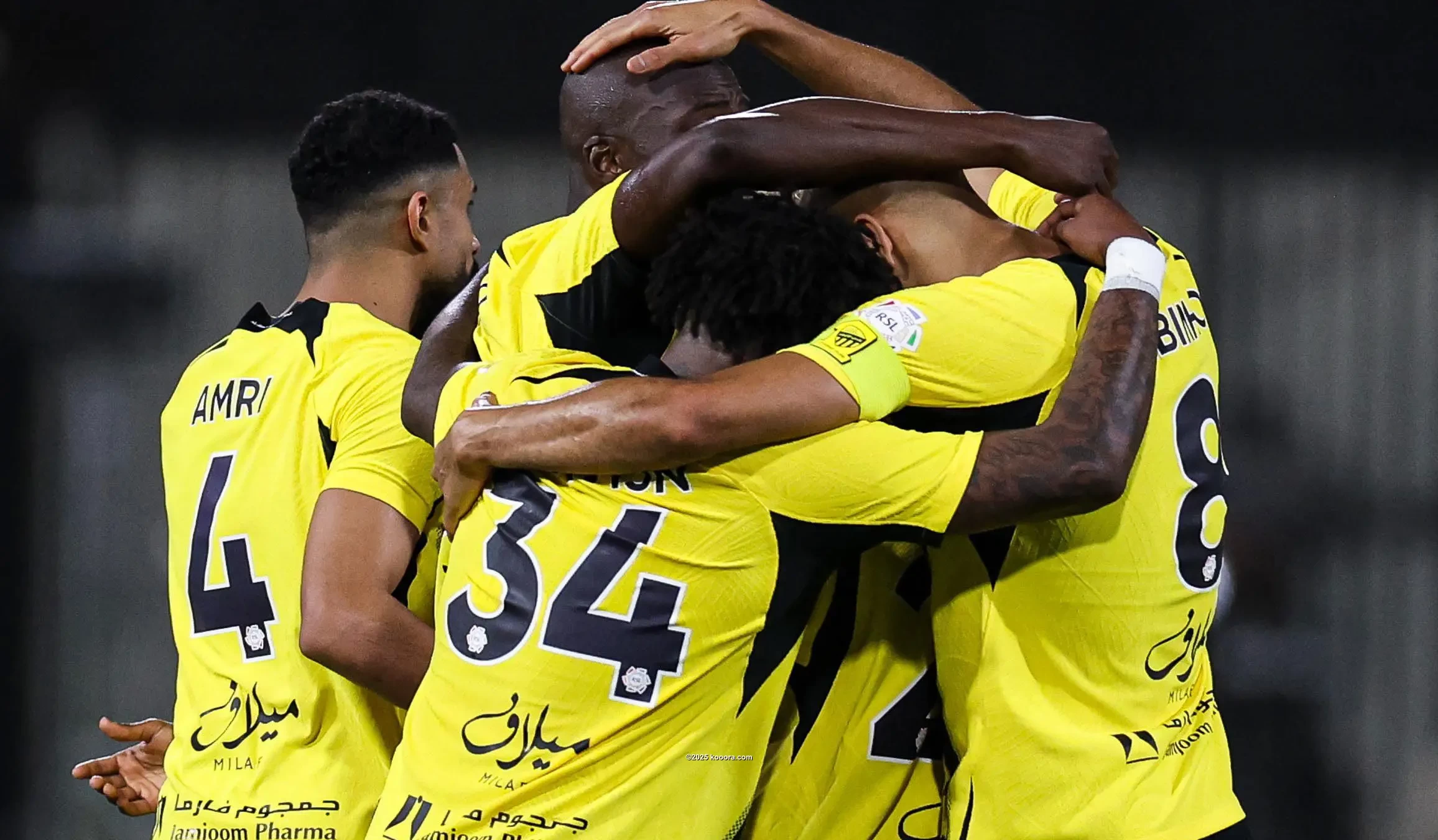 بالصور: الاتحاد بطلا للدوري السعودي بثلاثية في الرائد