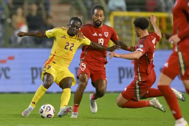 بالصور : بلجيكا تتذوق طعم الانتصارات بفوز درامي على ويلز