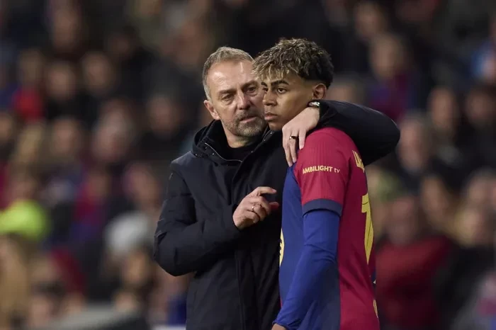 يامال يشيد بانضباط فليك: برشلونة في حاجة لصرامته