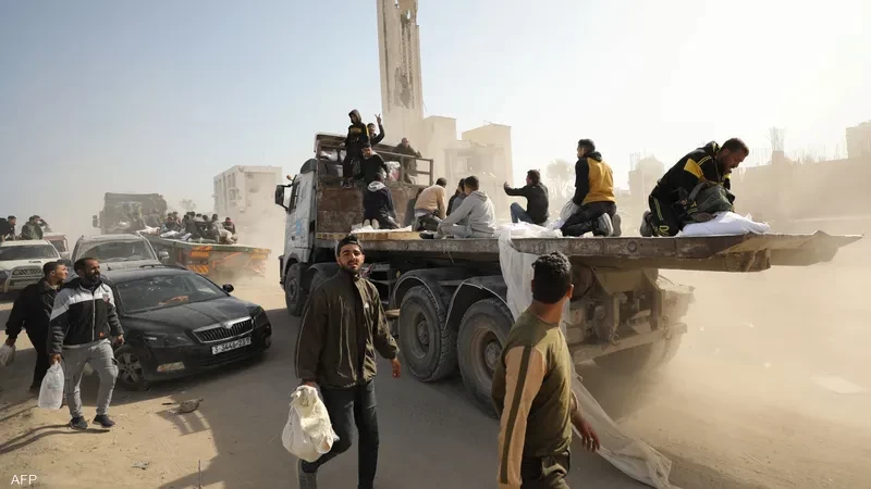 تقرير: غزة.. فلتان أمني وعصابات تسطو على شاحنات المساعدات ومجاعة في كل بيت وخيمة