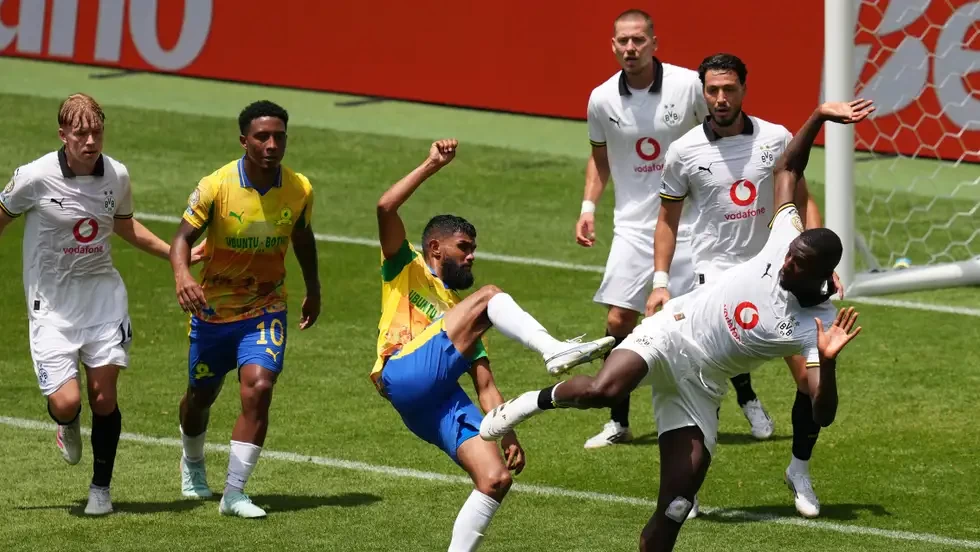 بالصور.. دورتموند ينجو من انتفاضة صن داونز