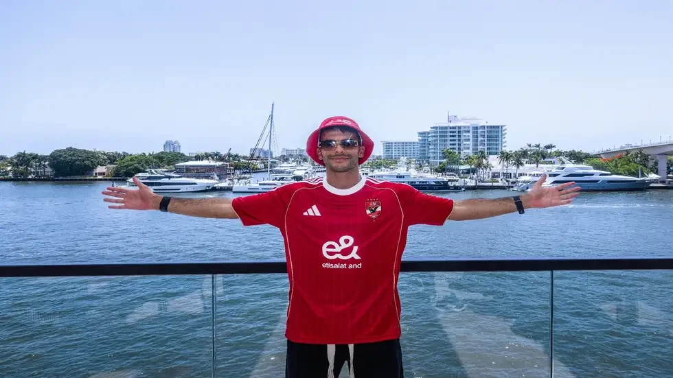 بالصور.. زيزو يظهر لأول مرة بقميص الأهلي في ميامي