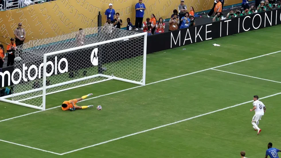 بونو تألق في لحظة حاسمة.. الهلال ينتزع تعادلًا تاريخيًا من الريال