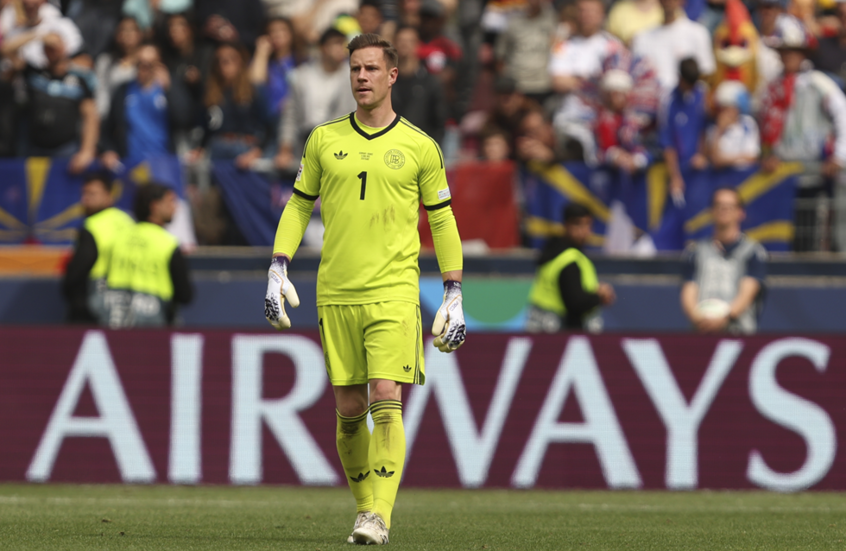 تير شتيغن يخضع لعملية جراحية في الظهر ويغيب عن برشلونة لأشهر