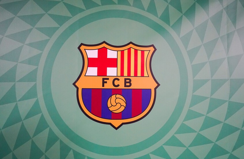 رعاية غير تقليدية.. دولة إفريقية على قميص برشلونة