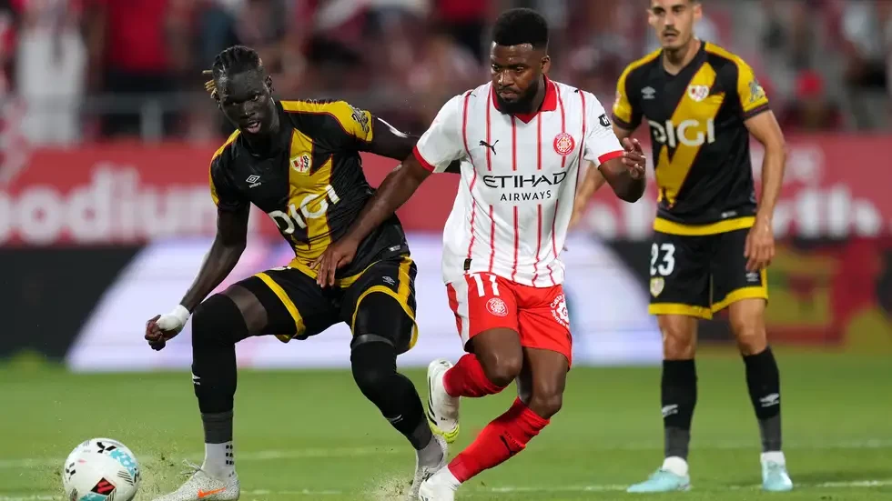 فاليكانو يعبر جيرونا "المنقوص" في افتتاحية الليجا