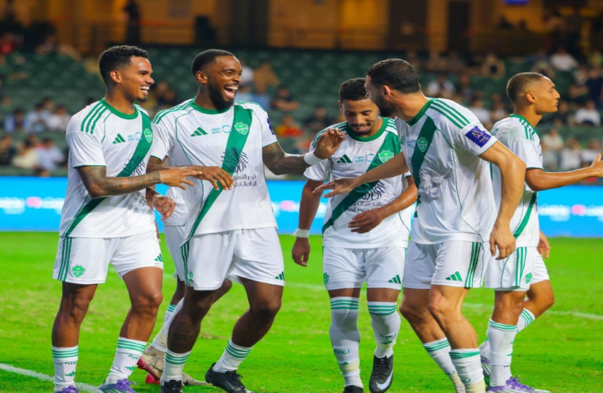 الأهلي يكتسح القادسية ويضرب موعدا مع النصر في نهائي السوبر السعودي