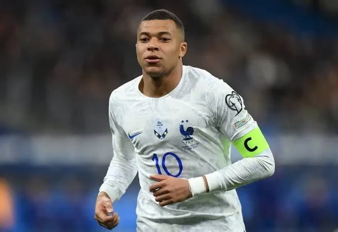 بالقميص الأسطوري.. كيليان مبابي يسجل أول أهدافه مع ريال مدريد