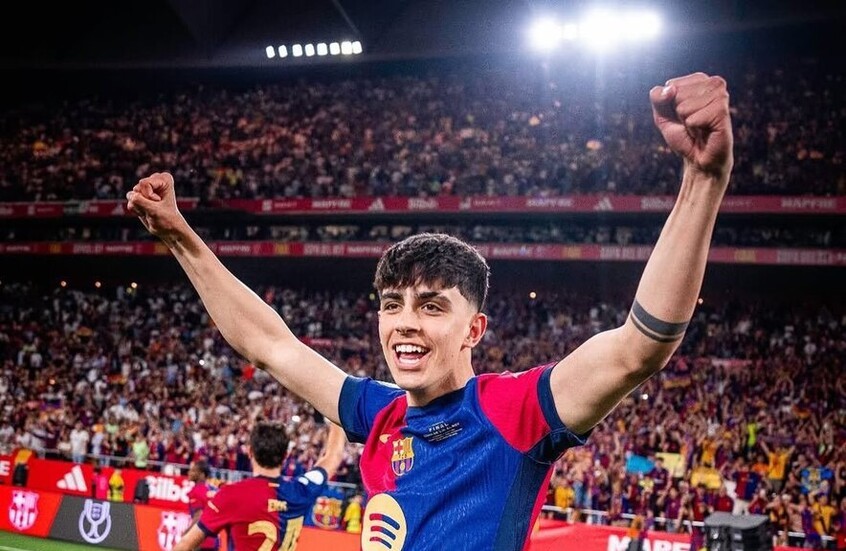 النصر يضع عينه على موهبة برشلونة