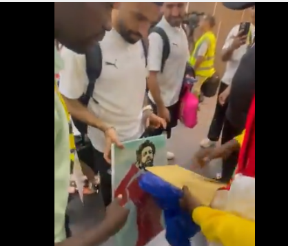 منتخب بوركينا فاسو يفاجئ محمد صلاح بهدية خاصة بعد مباراة التصفيات
