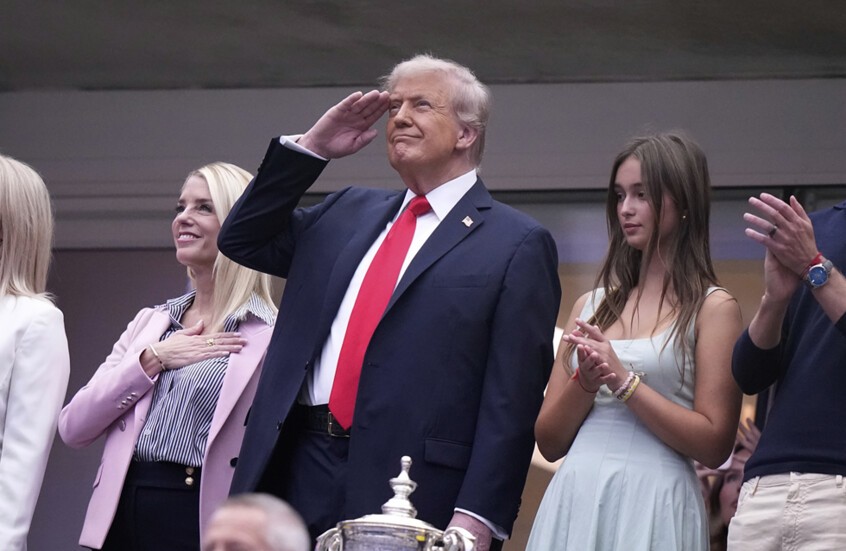 تأجيل انطلاق نهائي بطولة أمريكا المفتوحة وترامب يتلقى صيحات استهجان