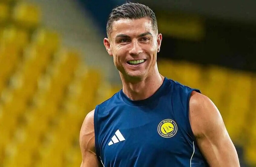 نجم مانشستر يونايتد: رونالدو "سوبر مان" بلا توقف ولن يعتزل حتى ينهار!