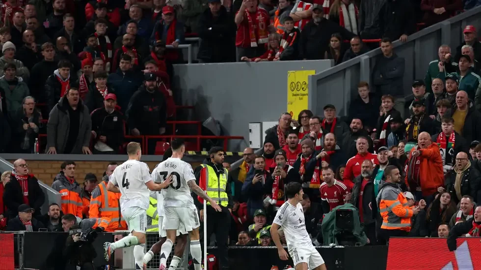 في قلب آنفيلد.. مانشستر يونايتد يحسم الديربي ويزيد هموم ليفربول