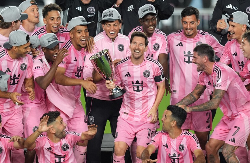 ميسي يخطف الأضواء بمشهد عاطفي بعد قيادة إنتر ميامي إلى نهائي الدوري الأمريكي