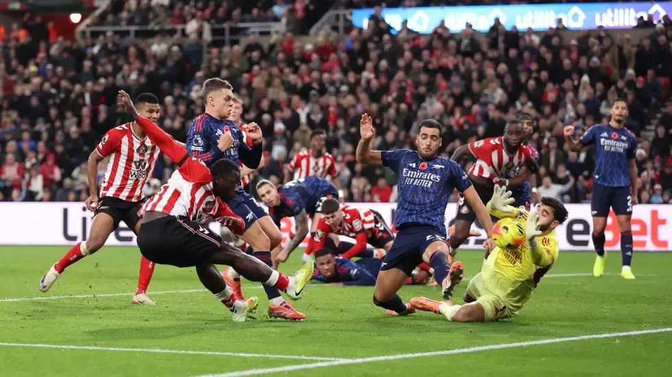 سندرلاند يقطع سلسلة آرسنال.. ويواصل صموده أمام فرق لندن