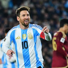 ميسي: أتطلع للعودة إلى برشلونة.. ولا أريد أن أكون عبئا على الأرجنتين