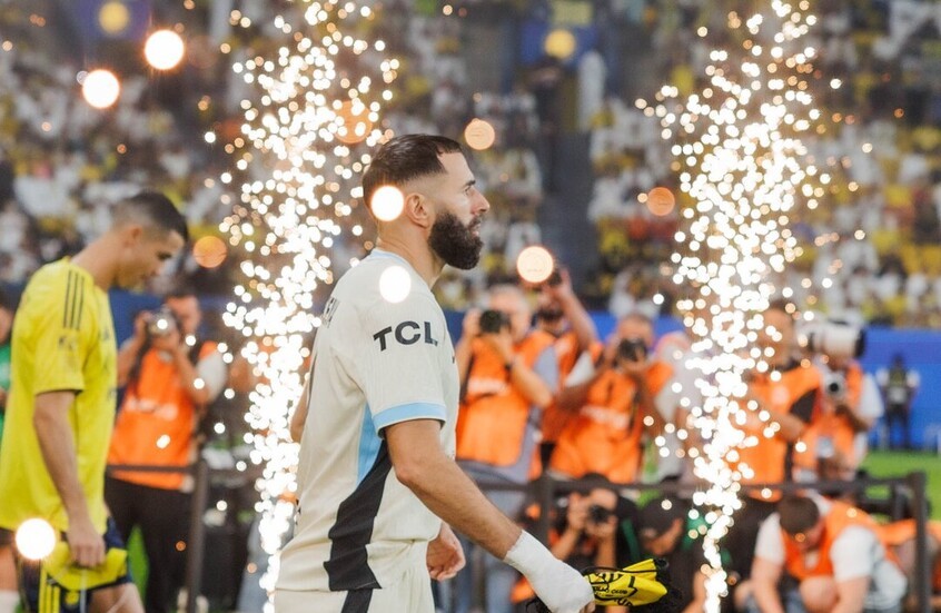 كريم بنزيما يثير الجدل حول مستقبله مع الاتحاد ويحدد موعد اعتزاله