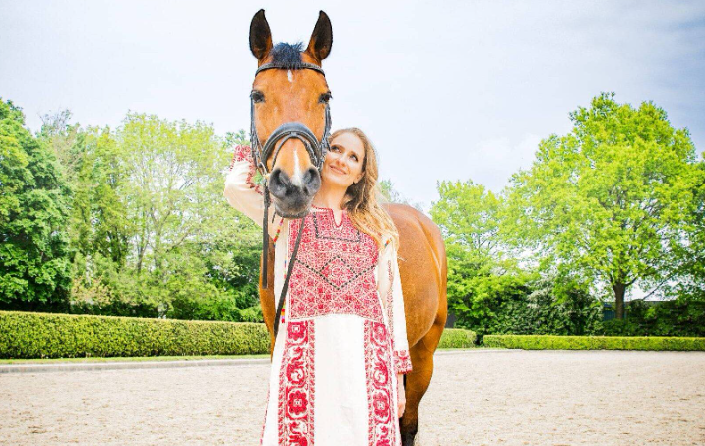 فارسة فلسطينية تحقّق إنجازا دوليا في اتحاد الفروسية العالمي