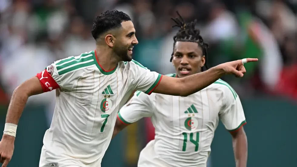 الصدارة خضراء.. محرز يقود الجزائر لانتصار ثمين على السودان