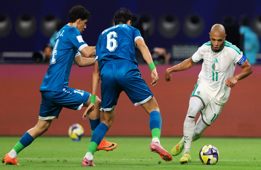 الجزائر تهزم العراق وتنتزع صدارة المجموعة الرابعة في كأس العرب