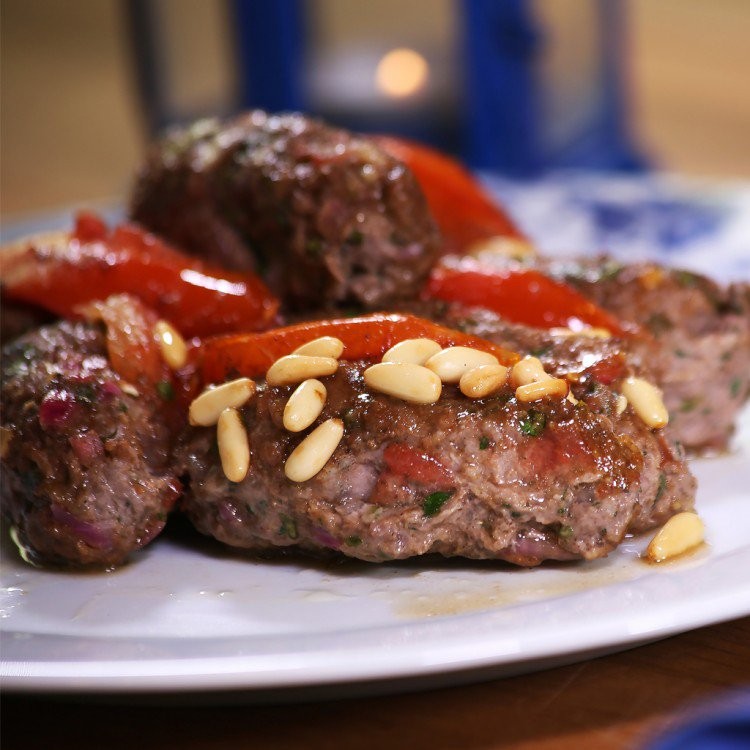  بالفيديو : صينية الكفتة بالطماطم