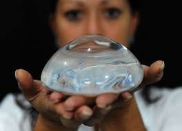 مئات الإصابات بسرطان "نادر" بسبب عملية تجميل