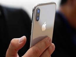 تحذير من خطأ يحول آيفون إلى "شيء غير قابل للاستخدام"