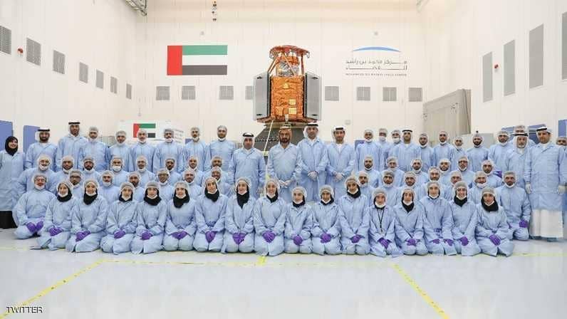 "خليفة سات".. أول قمر صناعي إماراتي 100%