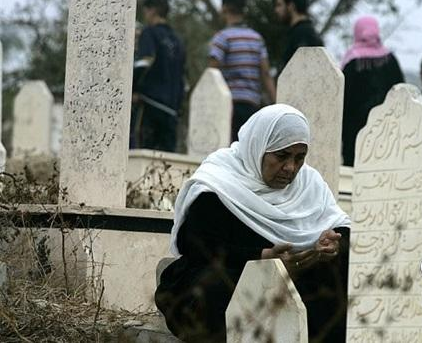 هل يشعر الميت بزيارة أقاربه؟