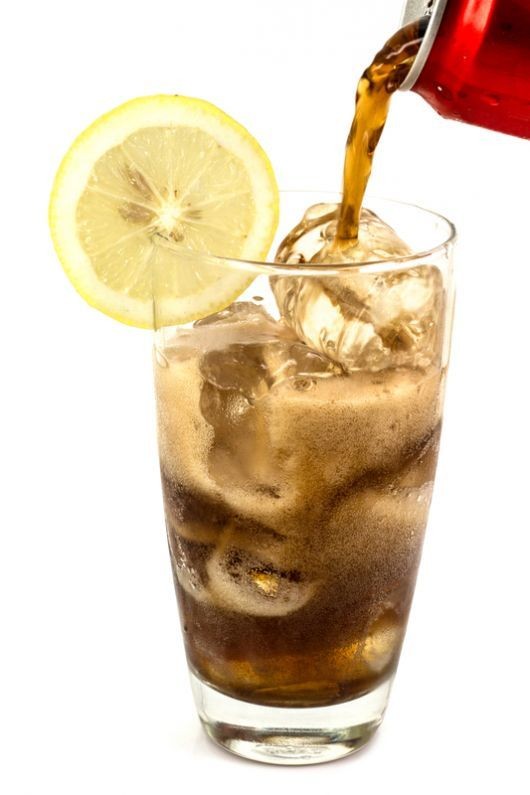 حذار.. المشروبات الغازية الخالية من السكر تسبب الخرف