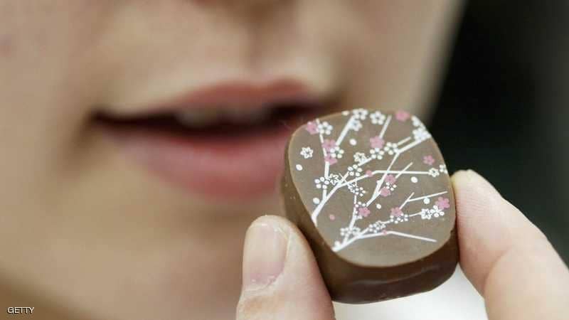 دراسة تكشف عن فائدة جديدة للشوكولاتة.. تحمي من مرض خطير