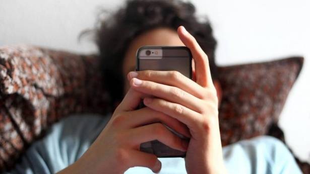 غوغل تعلن عن تحديث جديد يقلل من "إدمان" الهاتف الذكي