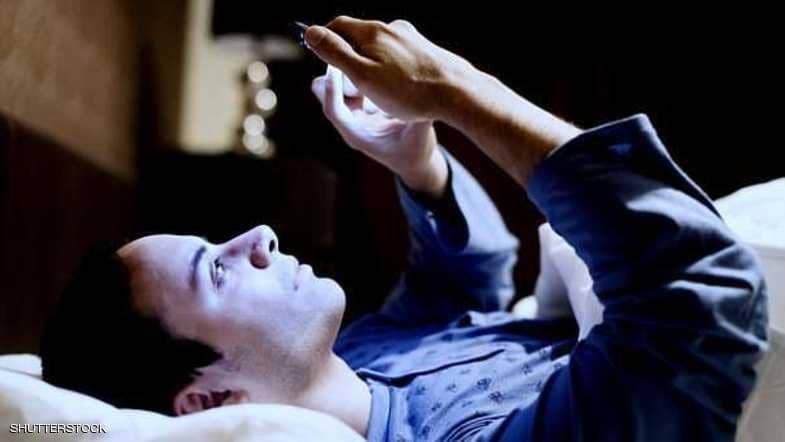 العلم يجيب: كيف تخدعنا هواتفنا.. وما العمل؟