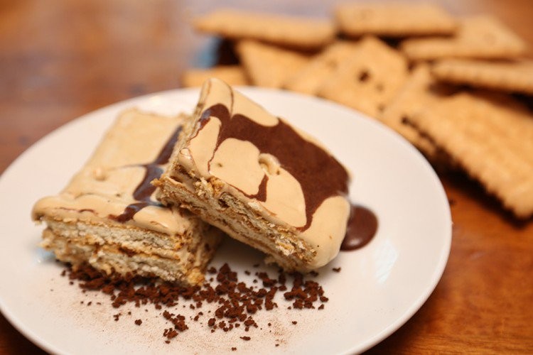 بالفيديو : حلى النسكافيه بالبسكويت 