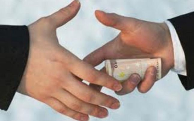 حكم الرشوة للحصول على وظيفة