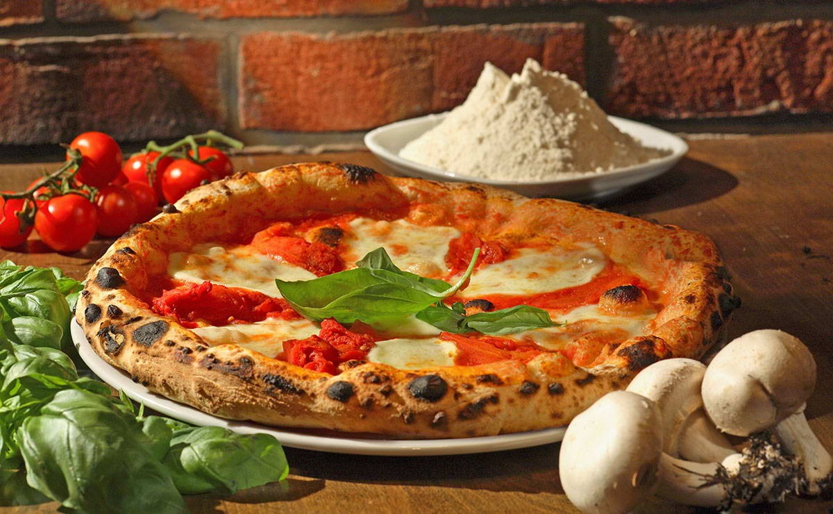 طريقة عمل بيتزا مارجريتا 