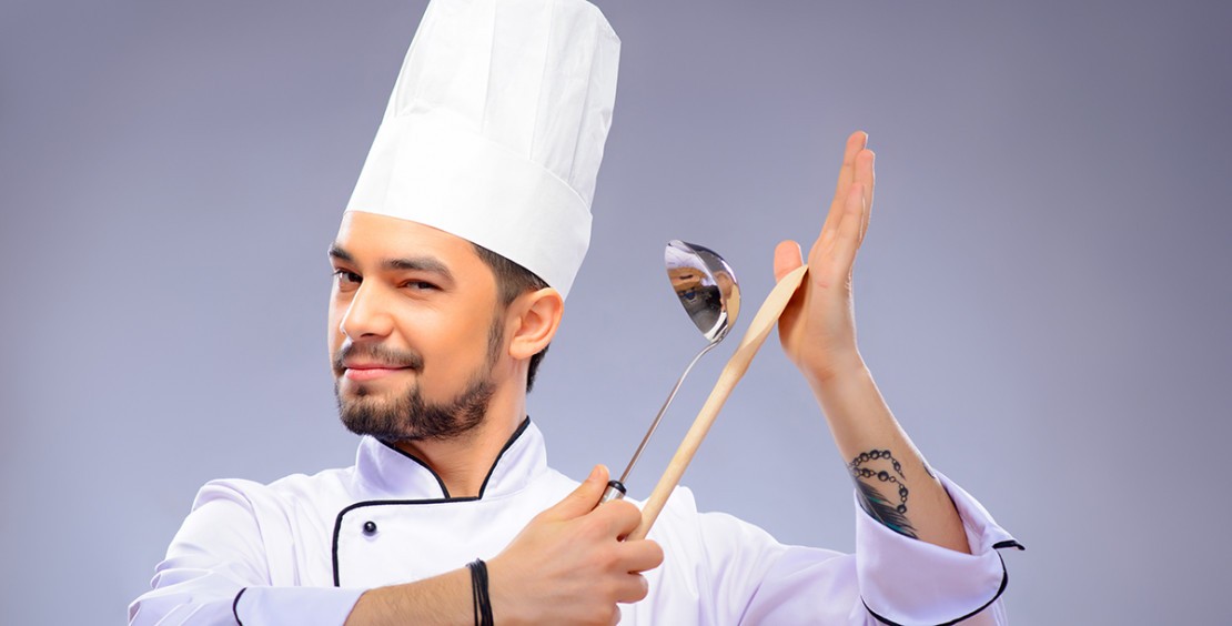 من طاه "بدين" لشبيه بعارض الأزياء.. إليك تجارب الرجال بالطبخ!